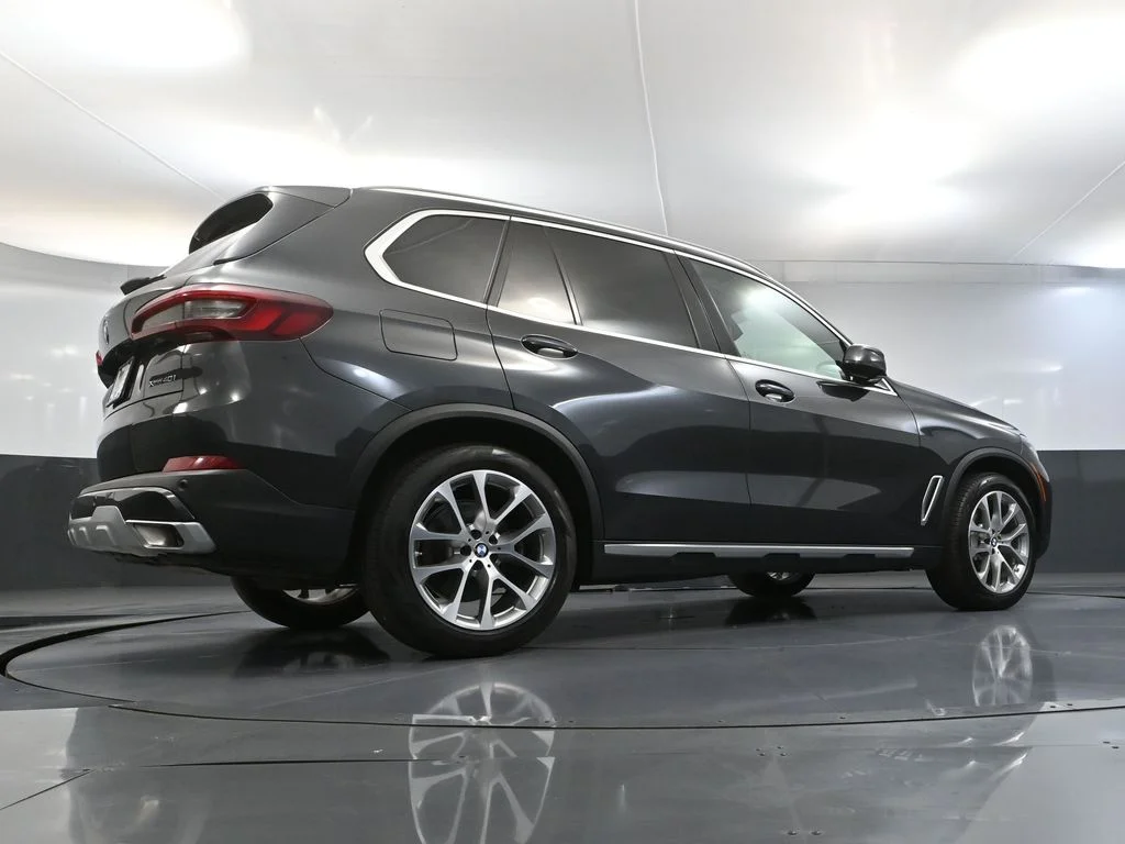 Used 2023 Gray BMW xDrive40i image 56