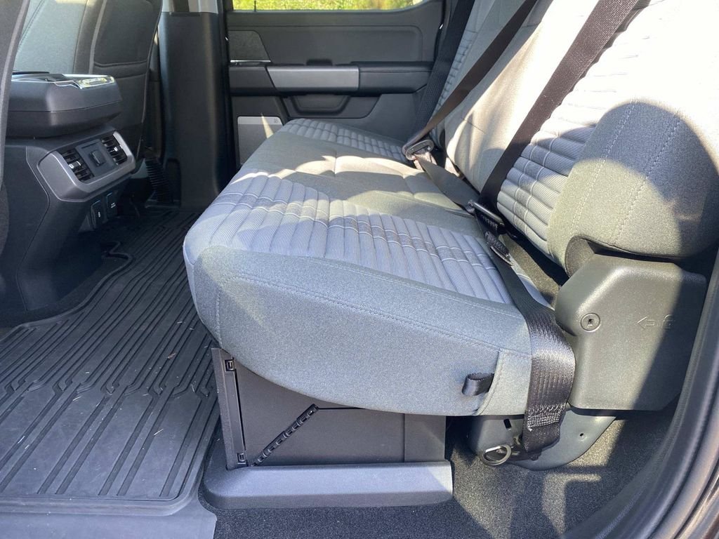 Certified Used 2024 Avalanche Ford XLT image 15