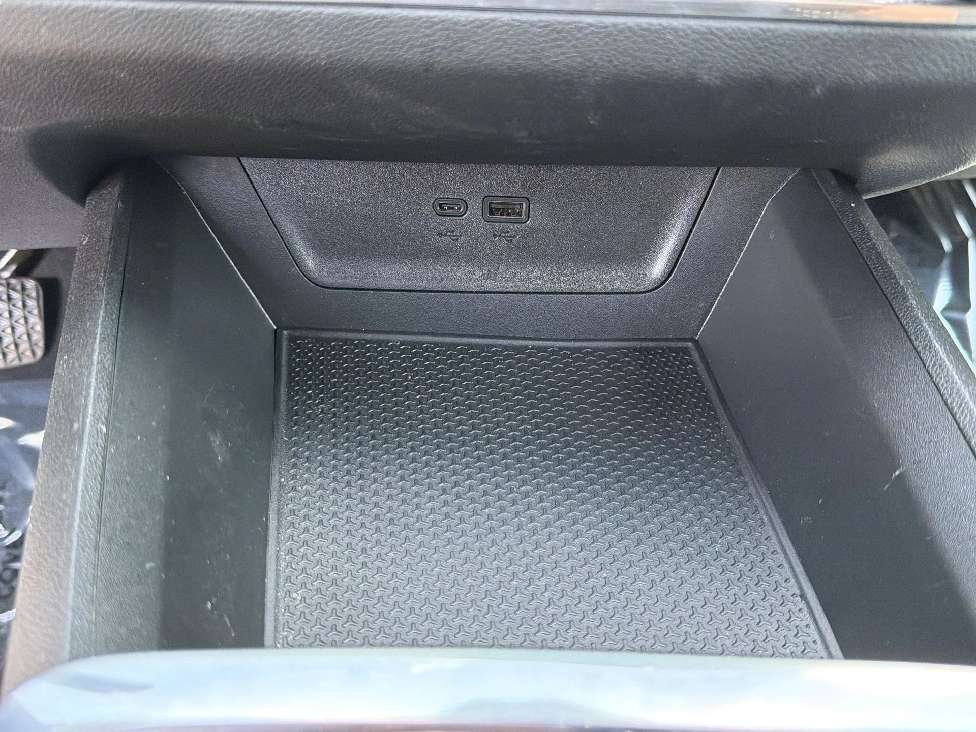 Certified Used 2026 Summit White Chevrolet LT image 9