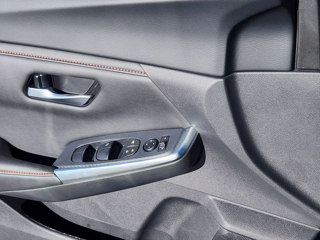 2025 Nissan Sentra SR - Photo 11