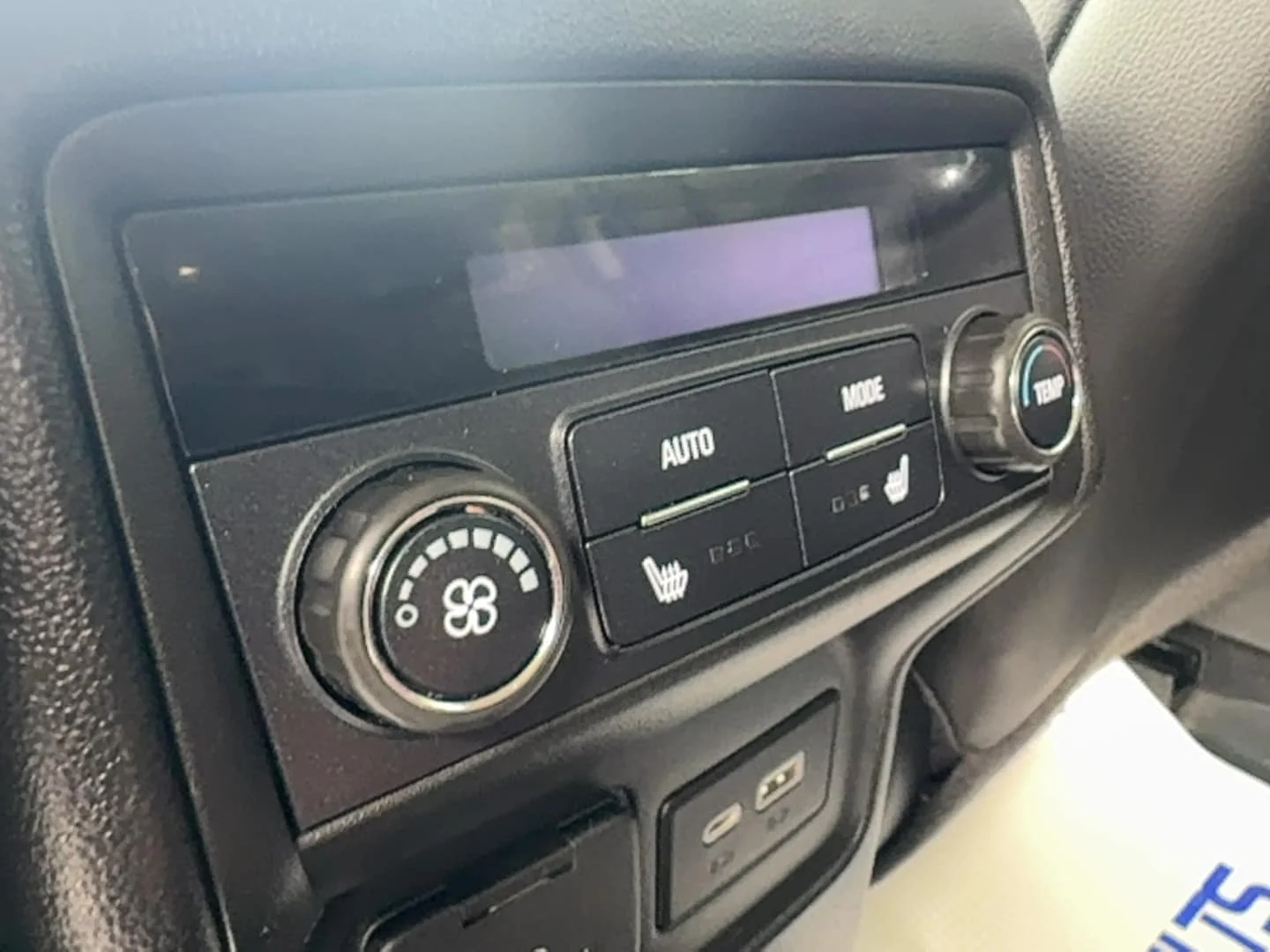 Used 2020 White GMC Denali image 28