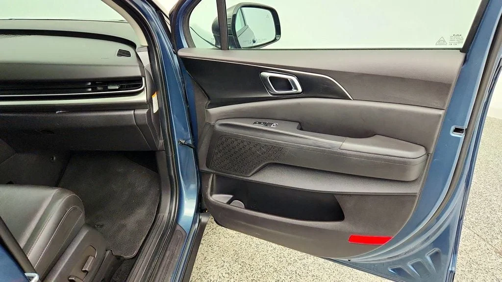 Used 2025 Astra Blue Kia SX FWD Dark Edition w/ Rear Seat Entertainment & Tow Hitch image 29