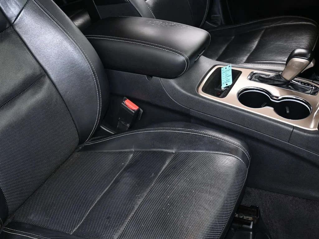 Used 2017 Diamond Black Crystal Pearlcoat Jeep Limited image 43