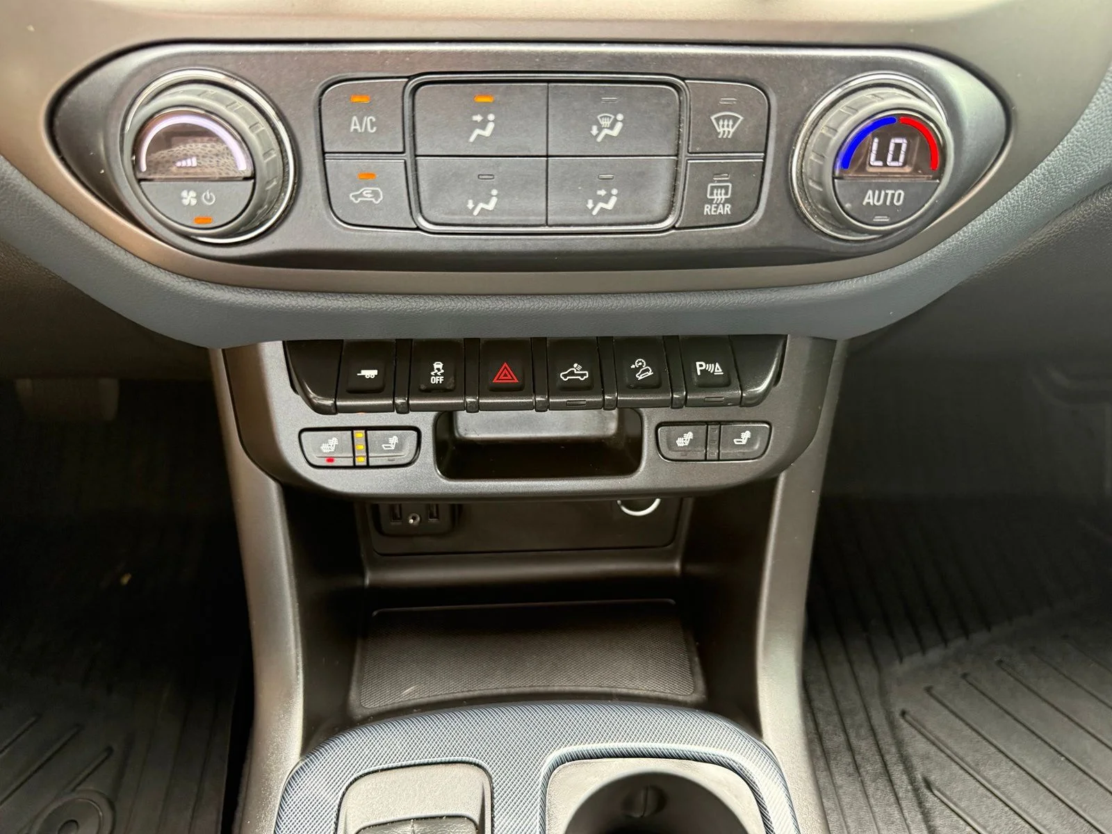 2021 Chevrolet Colorado Z71 - Photo 24