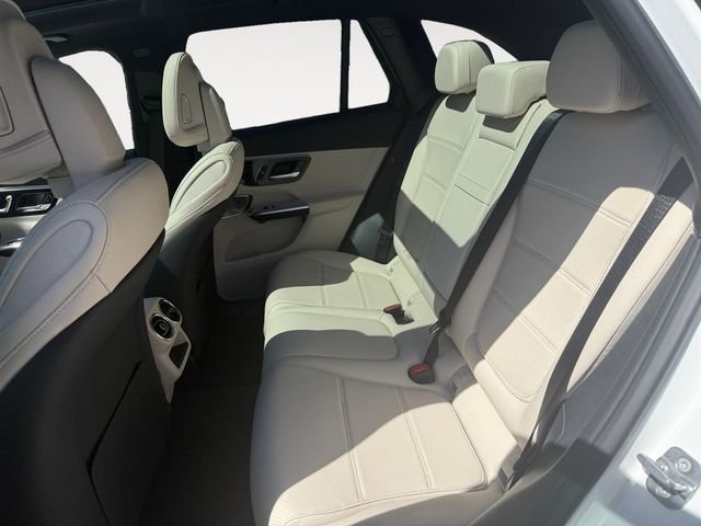 New 2026 Polar White Mercedes-Benz GLC 300 image 13