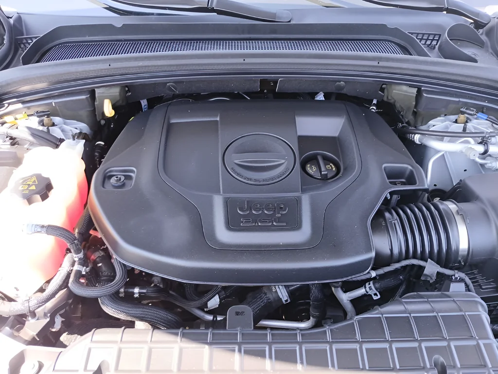 Used 2023 Silver Jeep Overland image 28