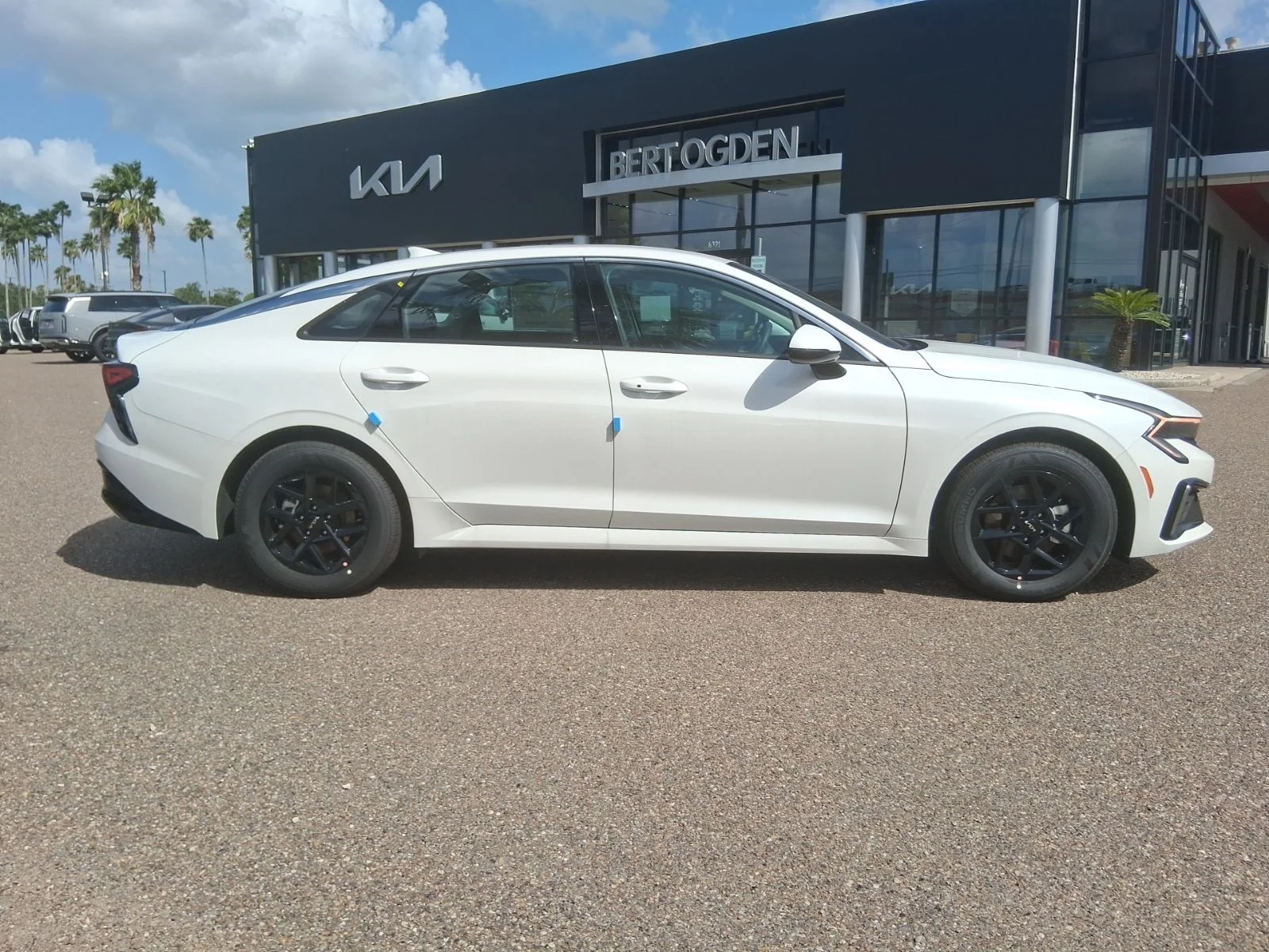 New 2026 White Kia LXS image 3