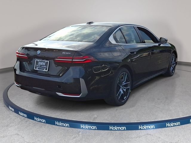 New 2027 Black Sapphire Metallic BMW 530i xDrive image 4