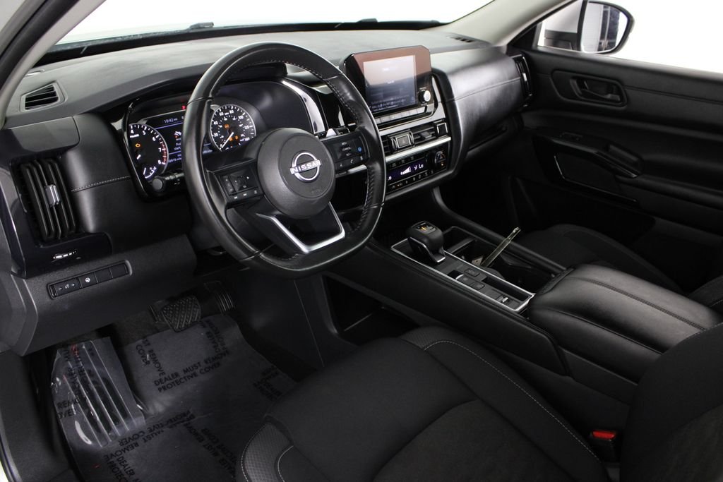 2024 Nissan Pathfinder SV - Photo 18