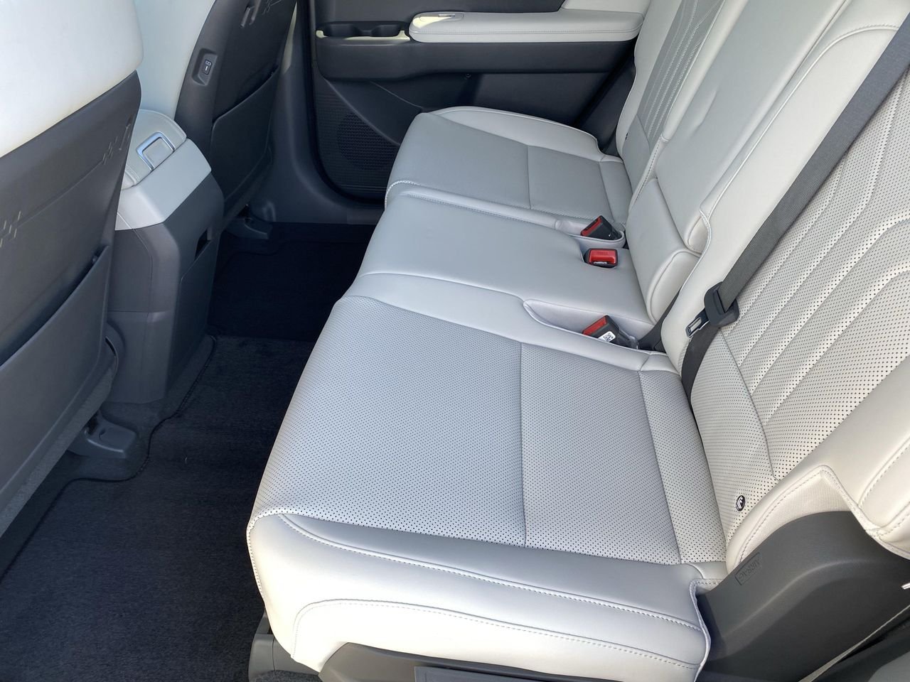 New 2027 Serenity White Hyundai SEL FWD image 15