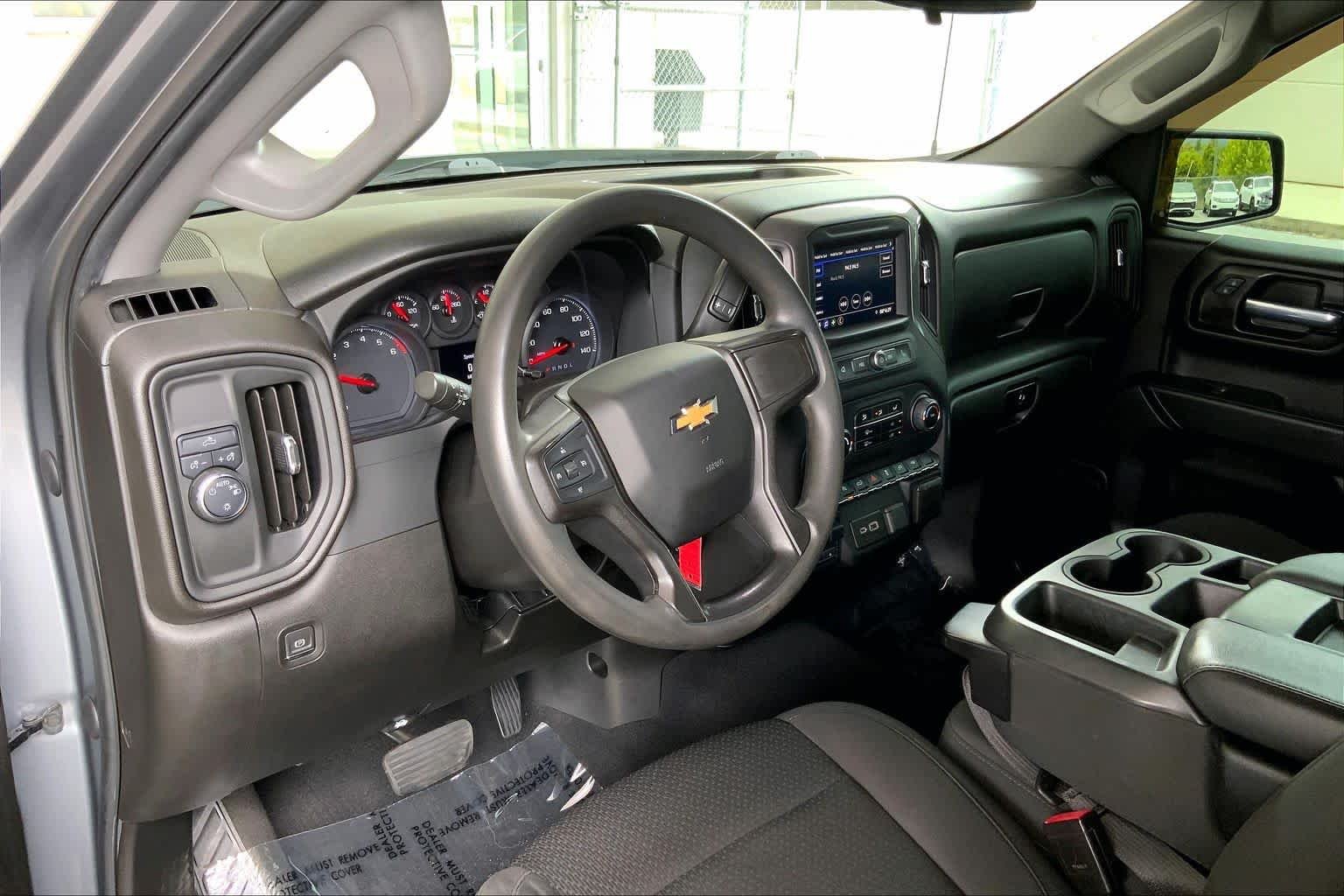 Used 2021 Satin Steel Metallic Chevrolet Custom image 18