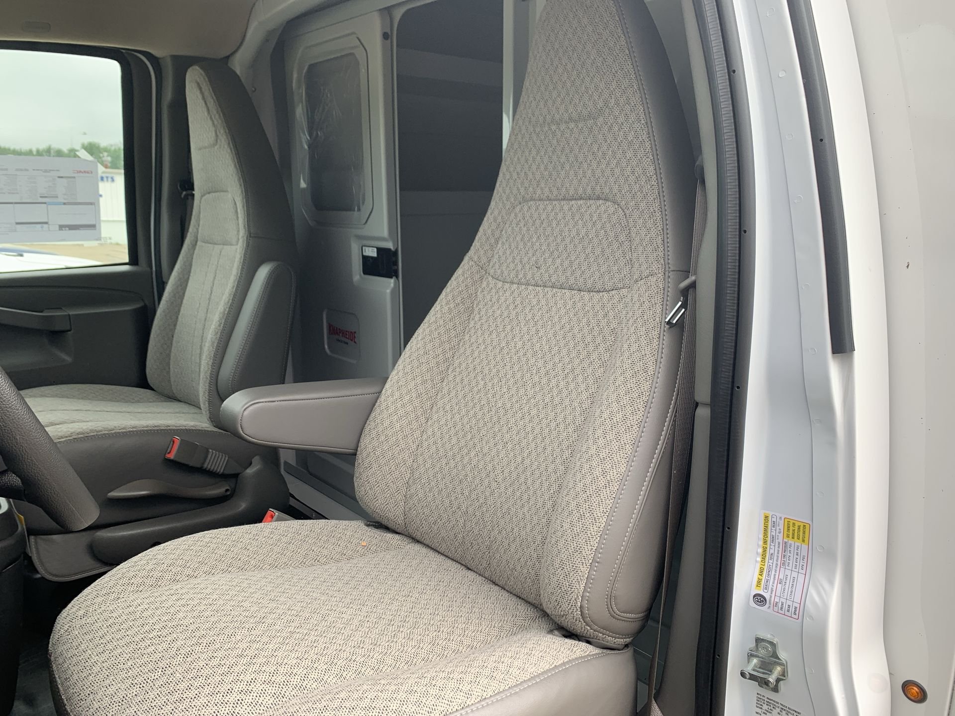 New 2025 Summit White GMC 1WT image 28