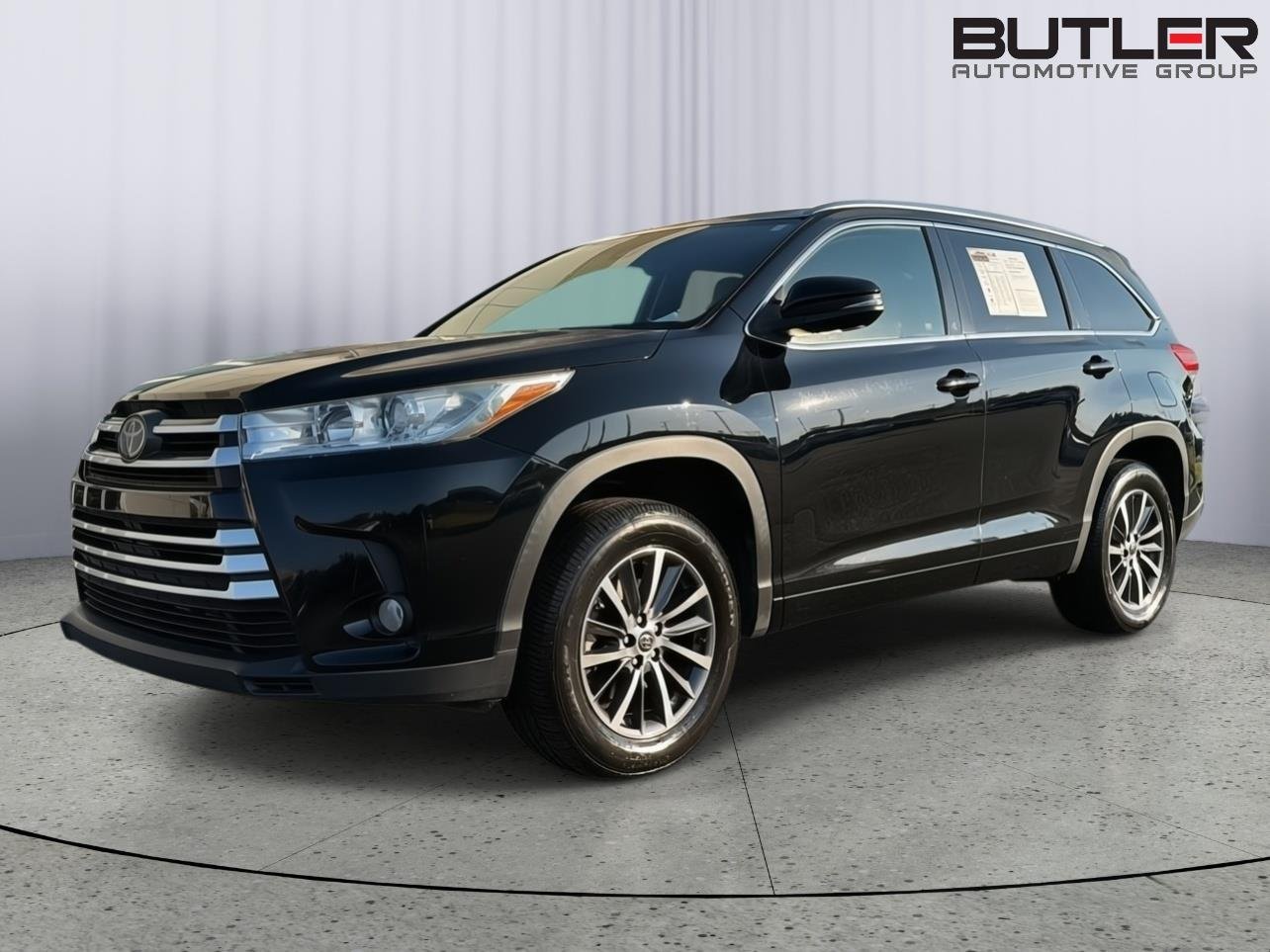 Used 2017 Midnight Black Metallic Toyota XLE image 2