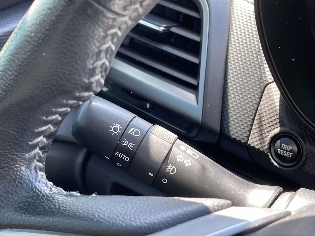 Used 2020 Ice Silver Metallic Subaru Limited image 14