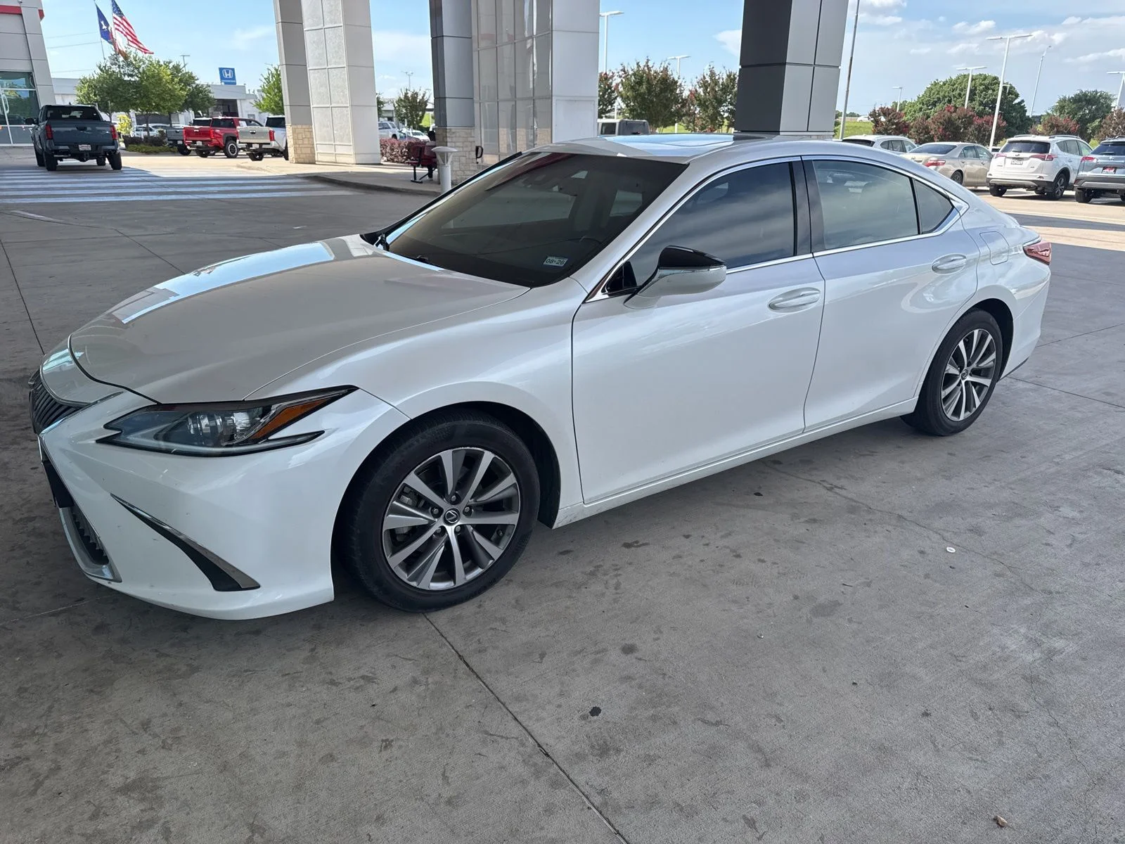 2020 Lexus ES 350 350's photo
