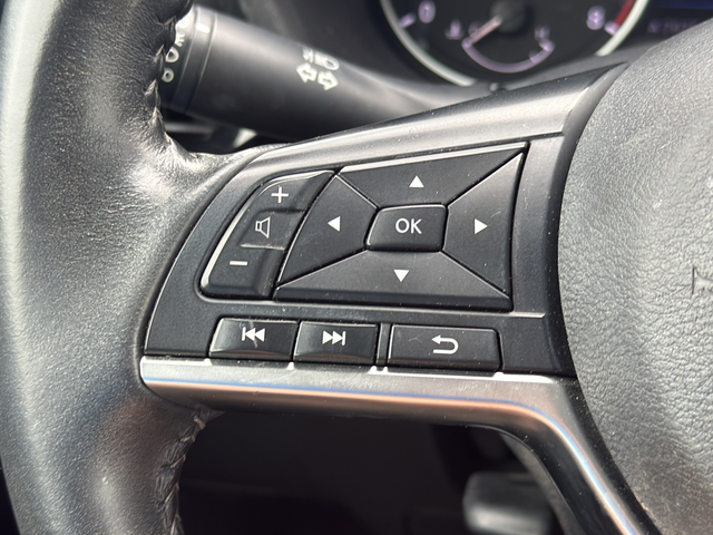 Used 2023 White Nissan SV image 19