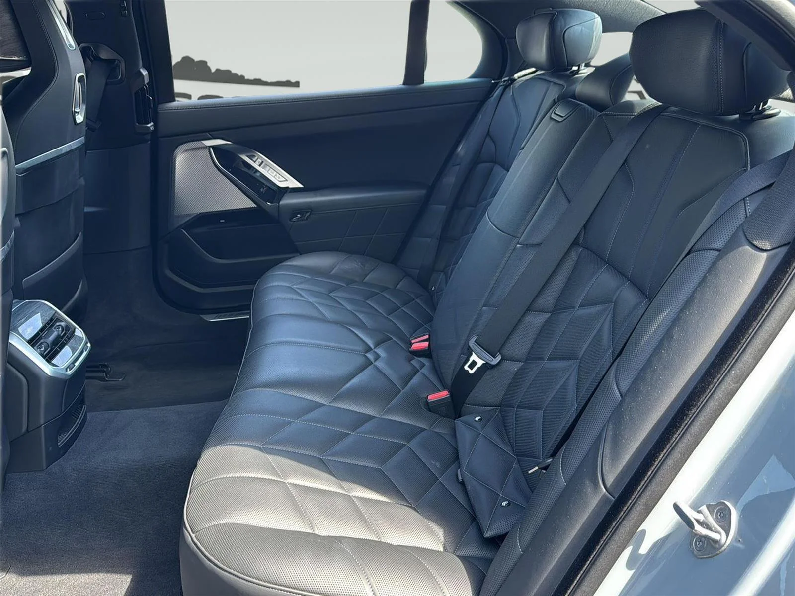 Used 2025 GRAY BMW 740i xDrive image 32