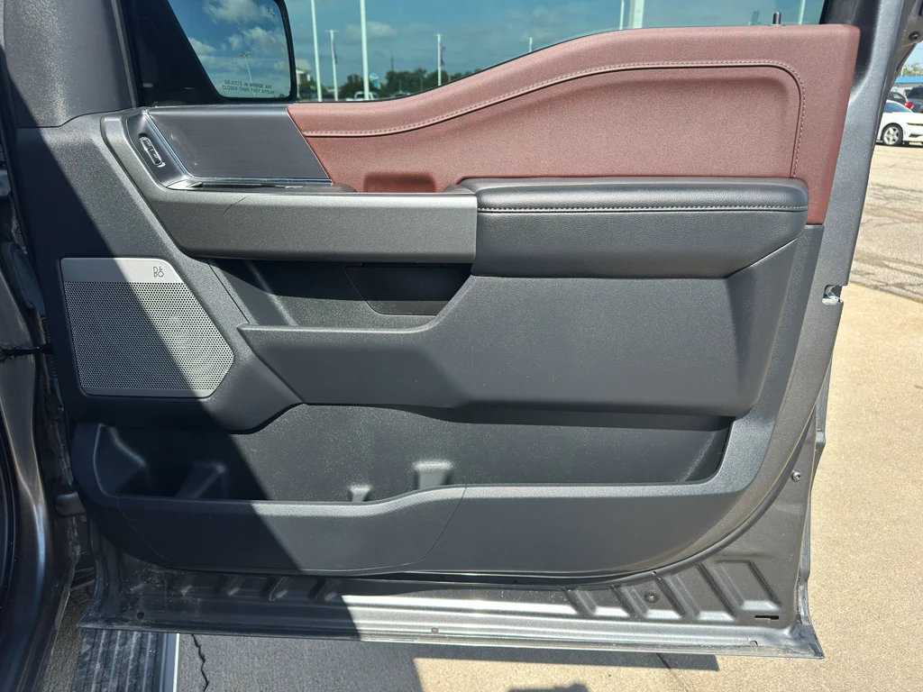 Used 2023 Carbonized Gray Metallic Ford Lariat image 33