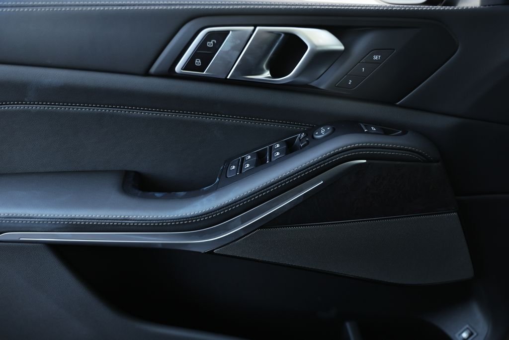 New 2026 Black Sapphire Metallic BMW xDrive50e image 14