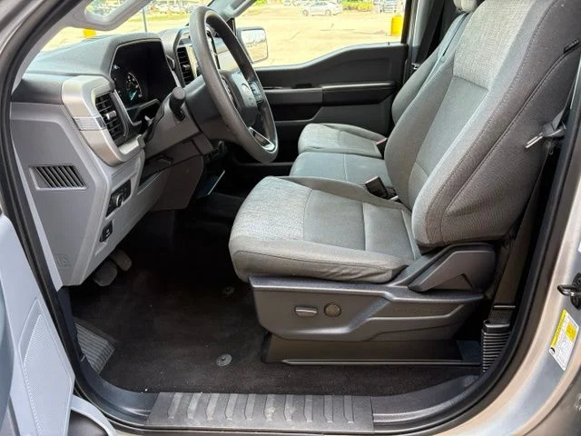 Used 2022  Ford XL image 11