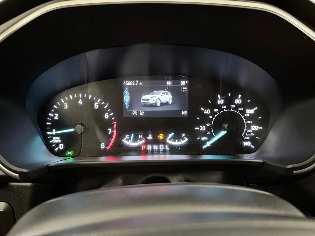 Used 2020 Red Ford SE image 15