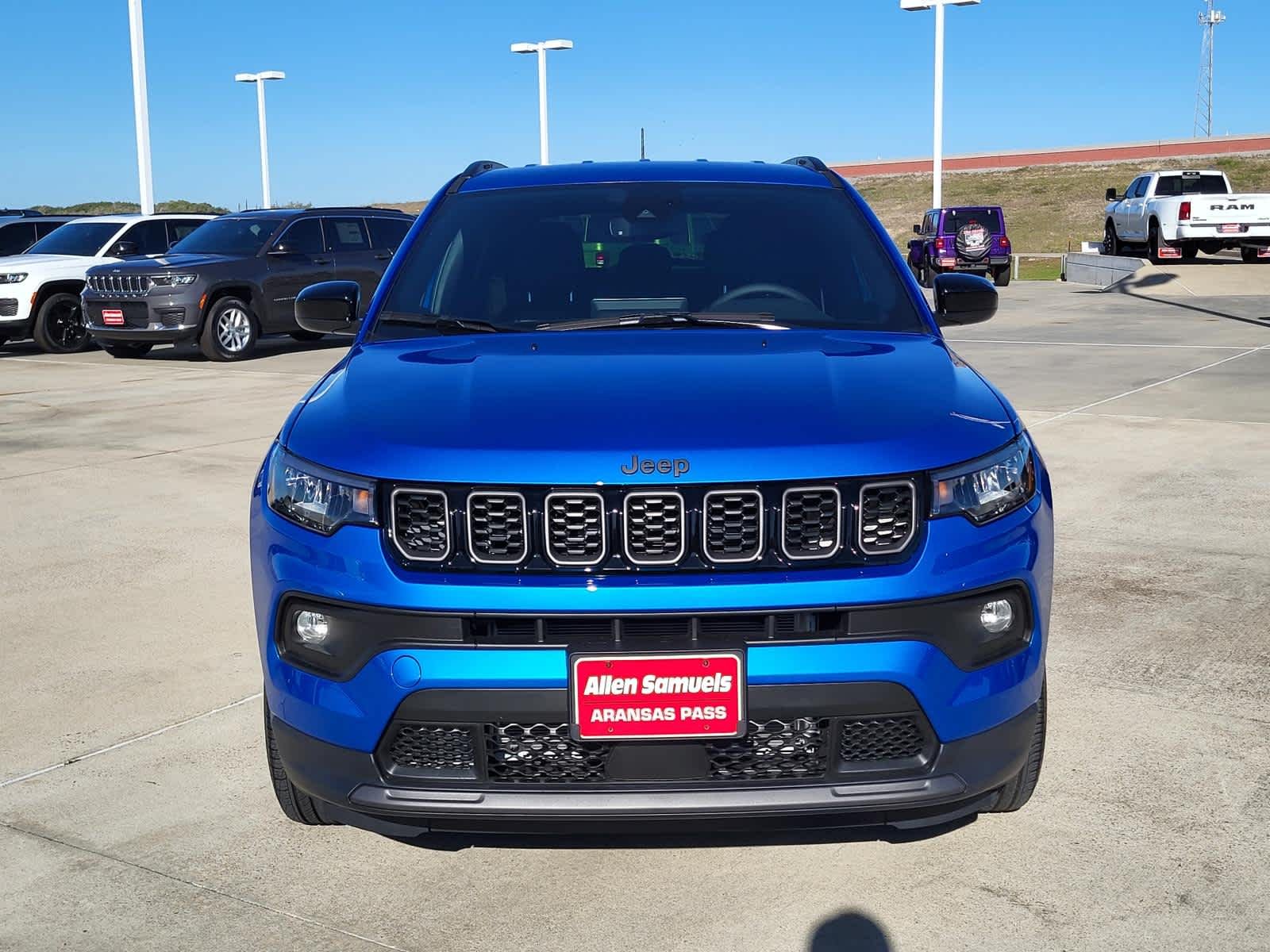 New 2026 Hydro Blue Pearlcoat Jeep Latitude Altitude image 8
