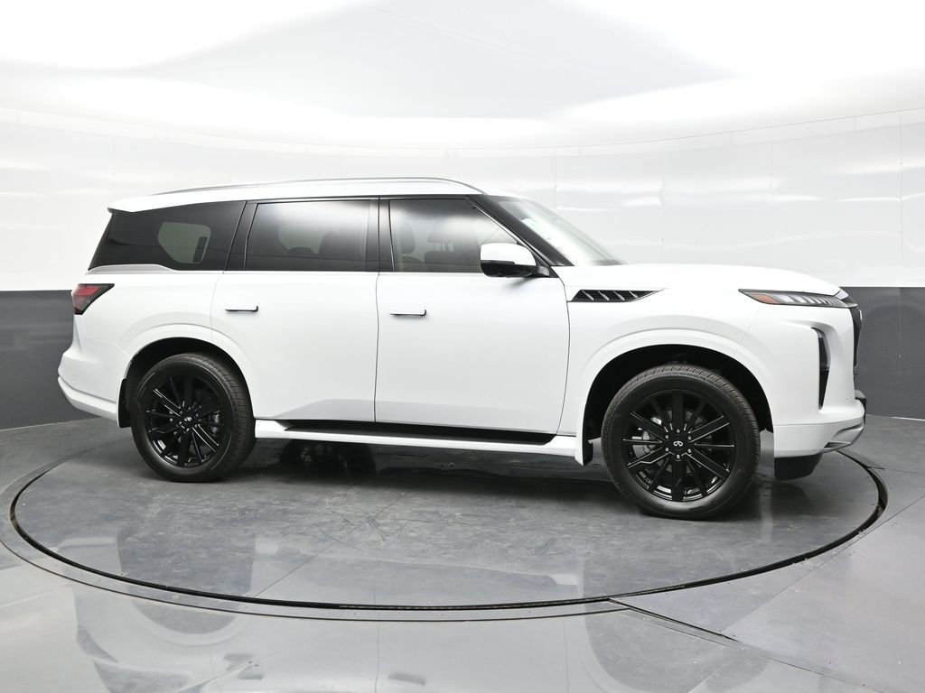 New 2026 RADIANT WHITE INFINITI Luxe 4WD image 8