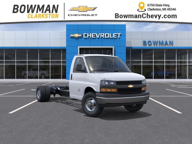 2025 Chevrolet Express Cutaway 3500 1WT