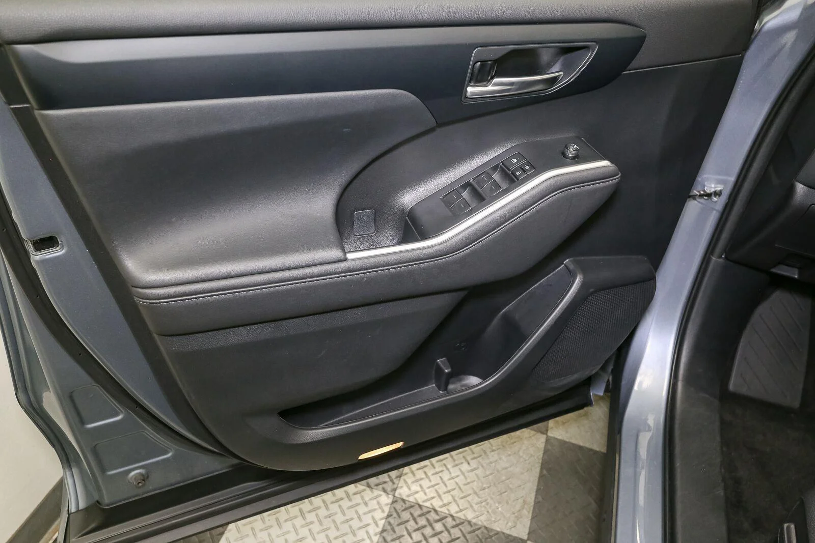 Used 2023 Moon Dust Toyota XLE image 45