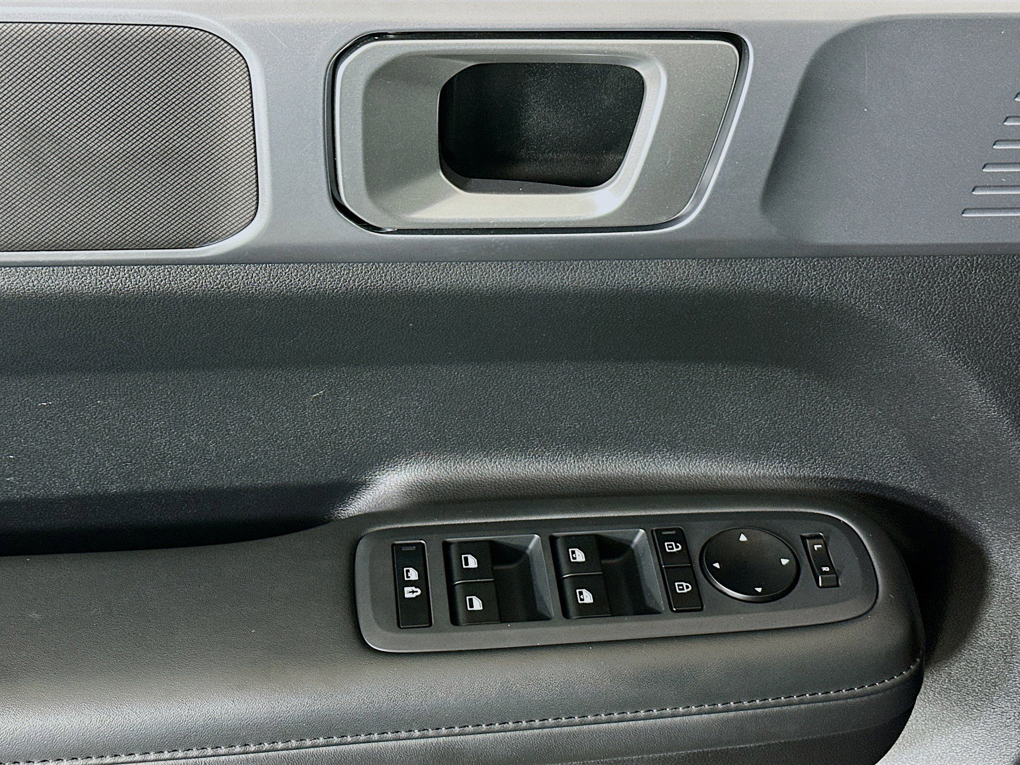 Used 2025 Atlantis Blue Hyundai SEL image 14