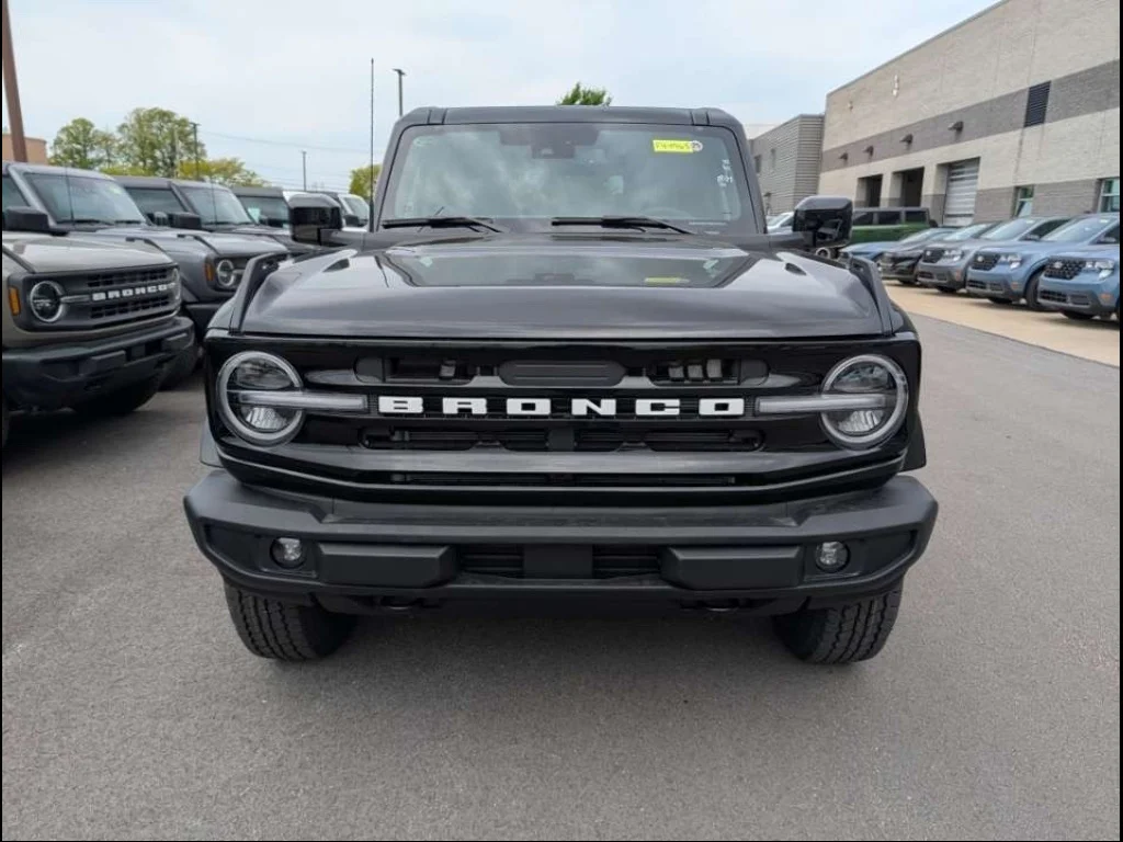 New 2026 Shadow Black Ford Outer Banks® image 2