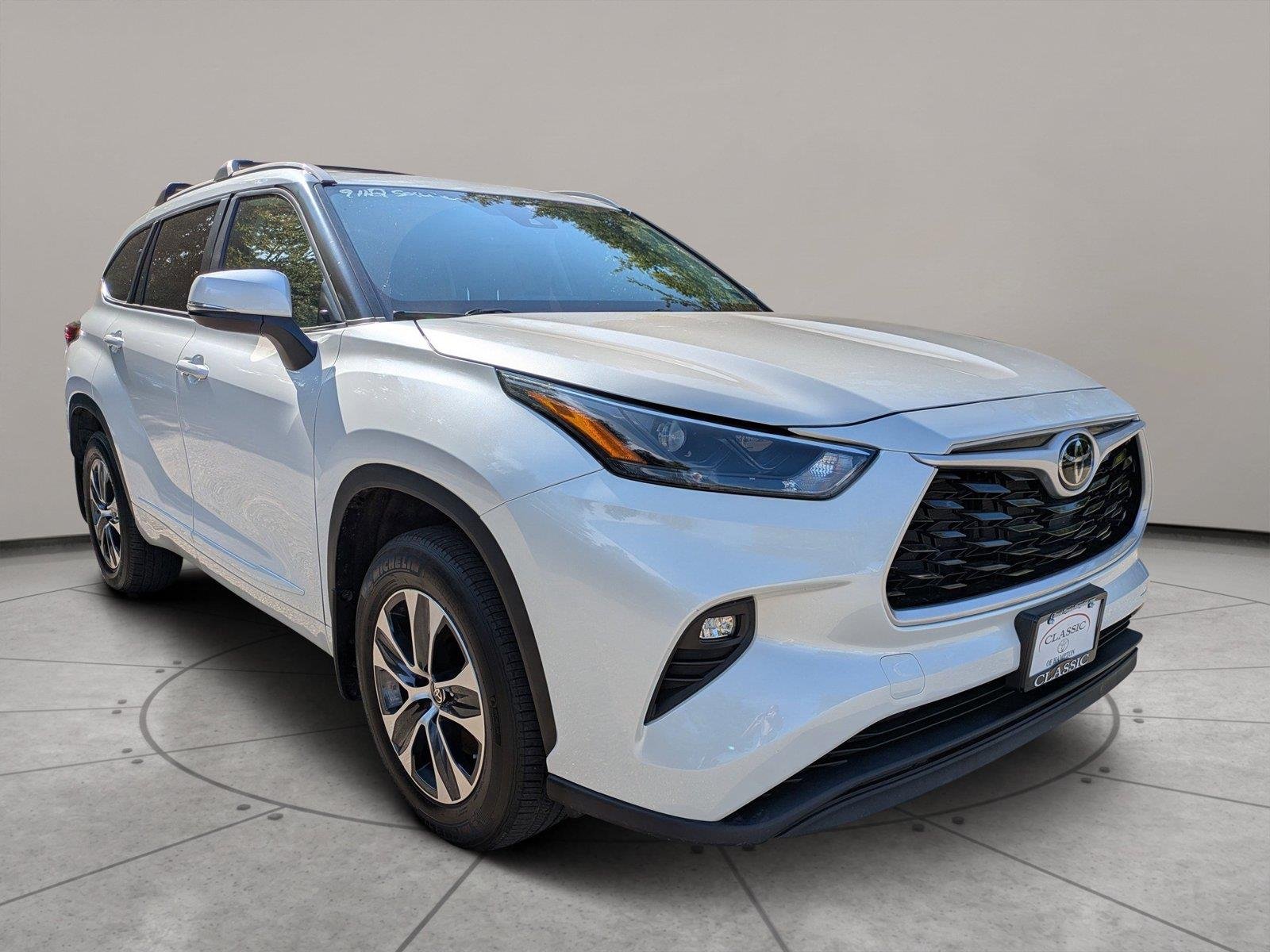 Used 2023 Wind Chill Pearl TOYOTA  image 1