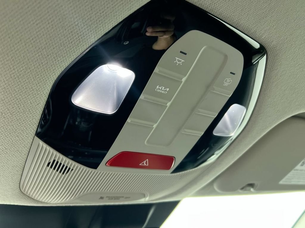 New 2026 Snow White Pearl Kia LXS image 19