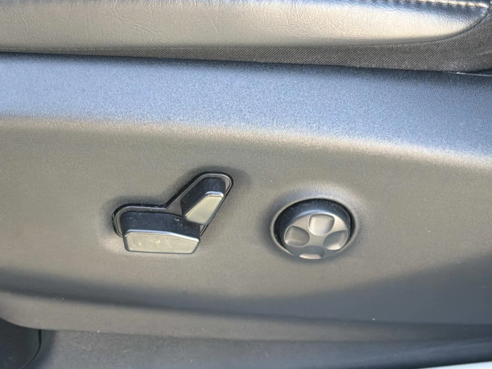 2023 Chrysler Pacifica Touring L - Photo 18