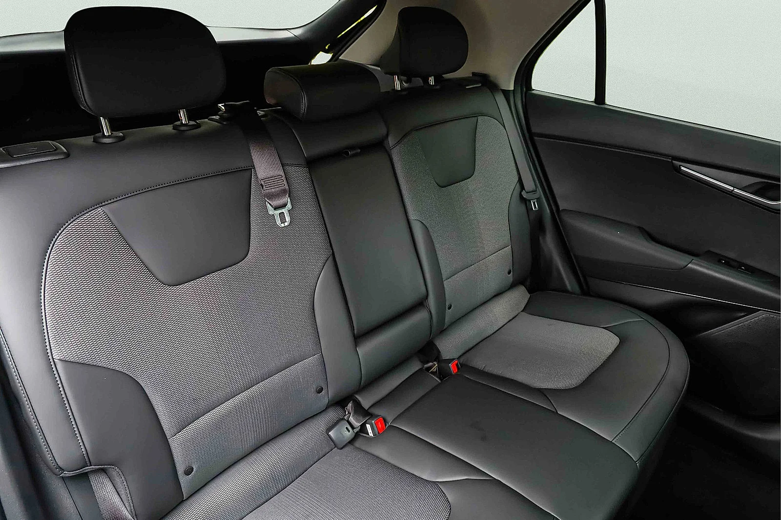 Certified Used 2025 Interstellar Gray Kia Wind image 11