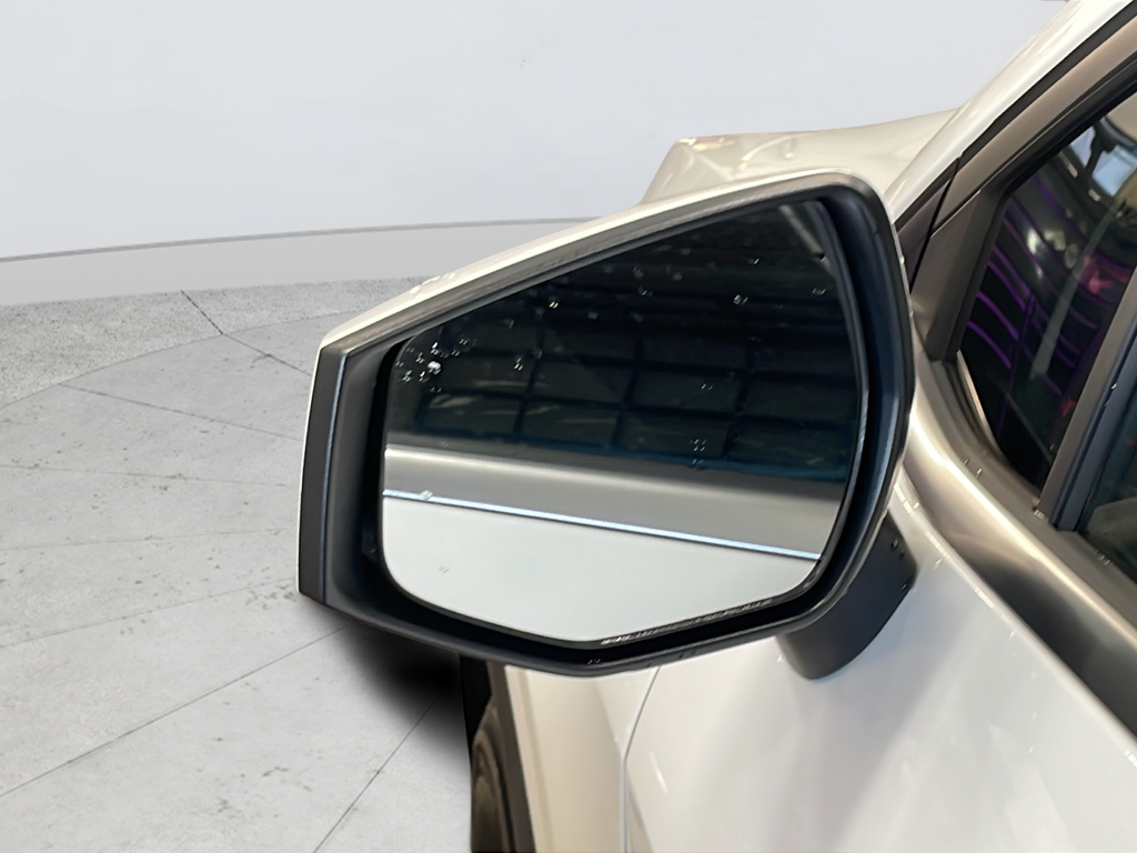 Used 2023 White Kia LX image 43