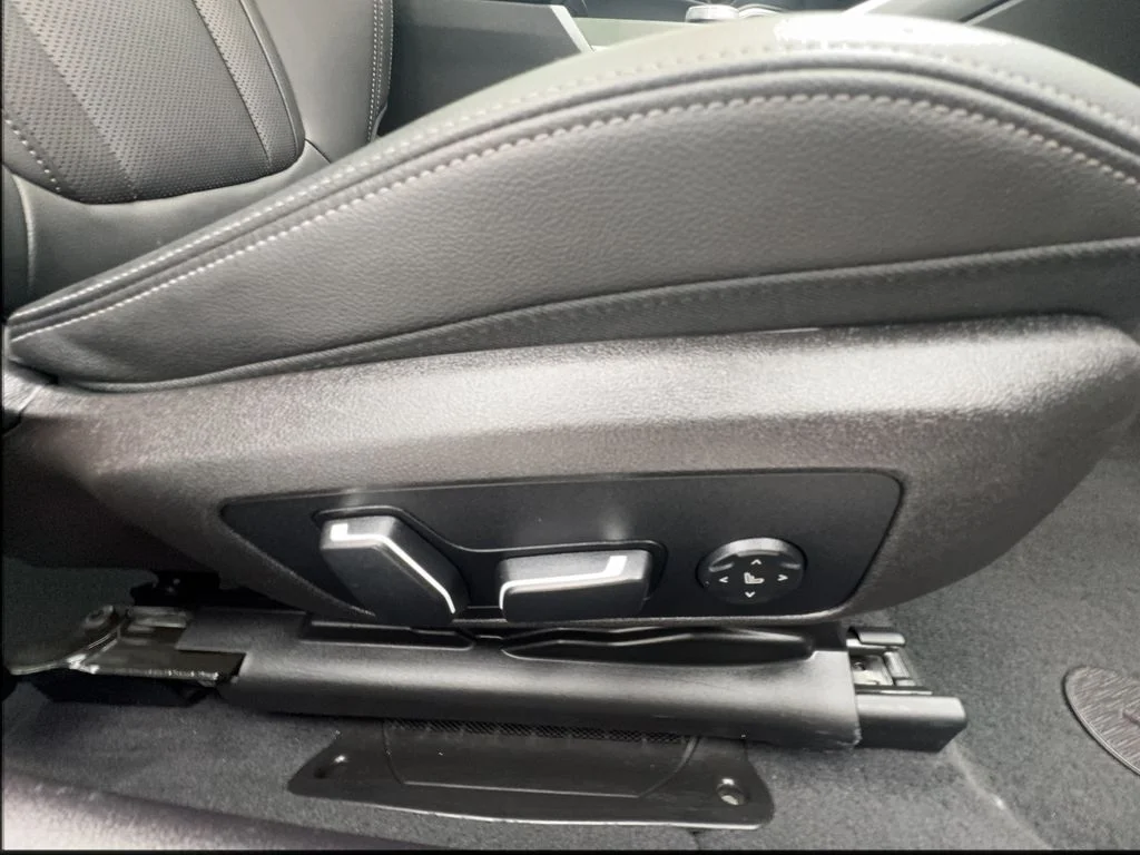 Used 2024 Gray BMW 330i image 33