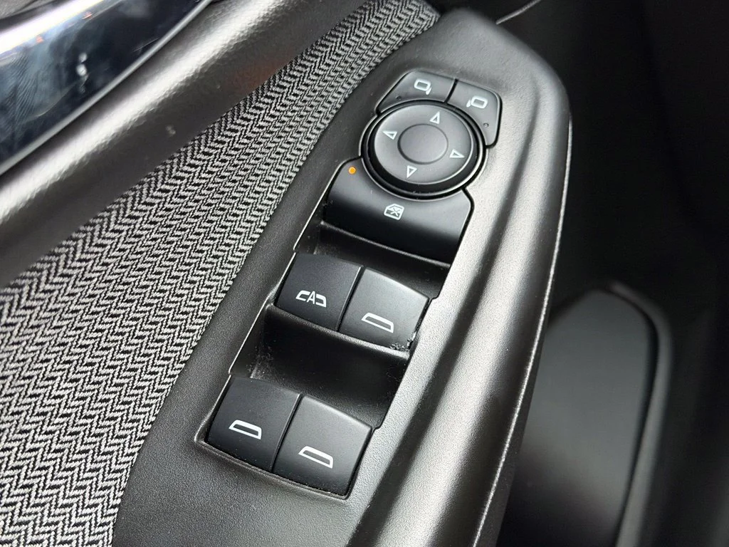 Used 2024 Summit White Chevrolet LT image 18