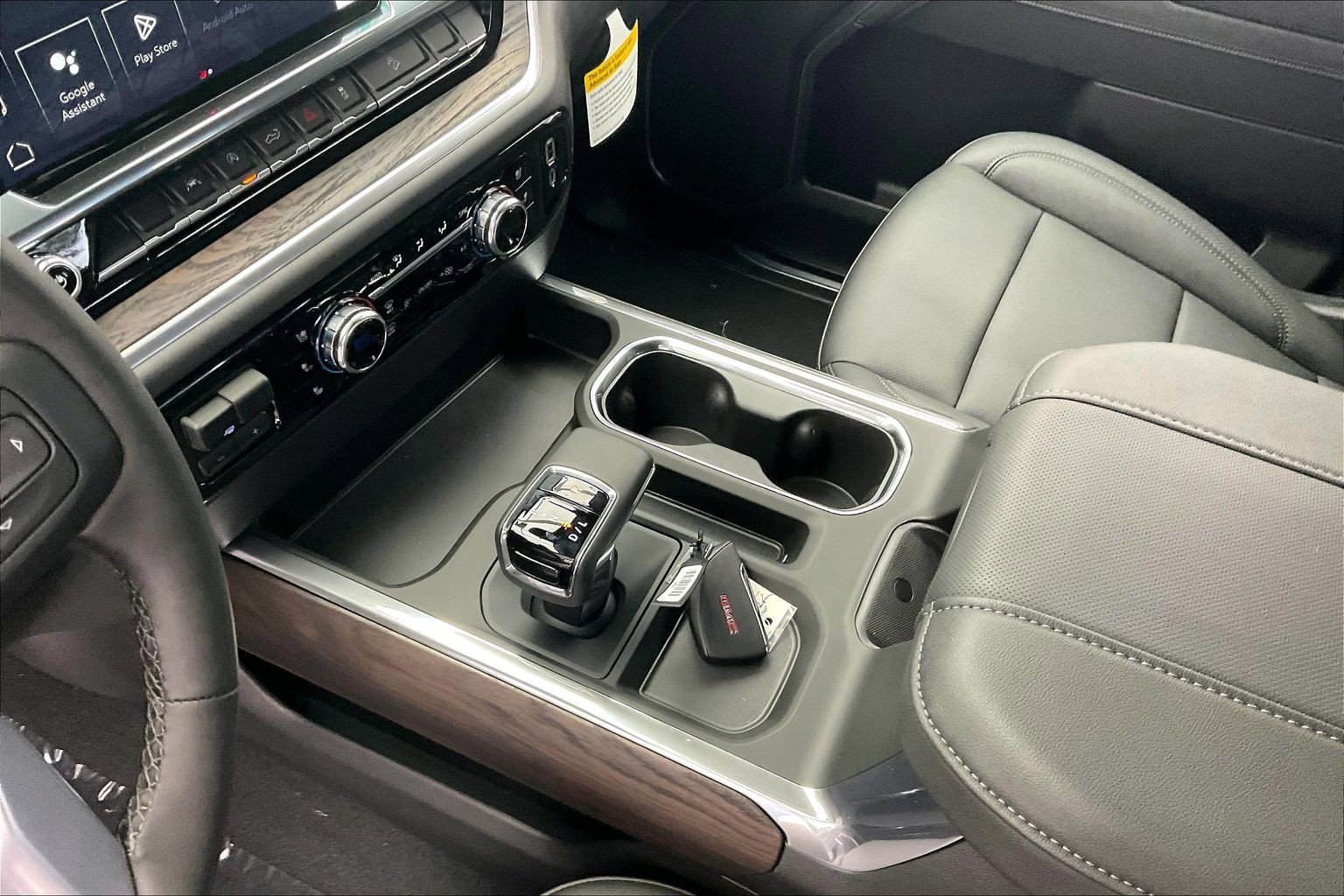 2026 GMC Sierra 1500 SLT - Photo 8