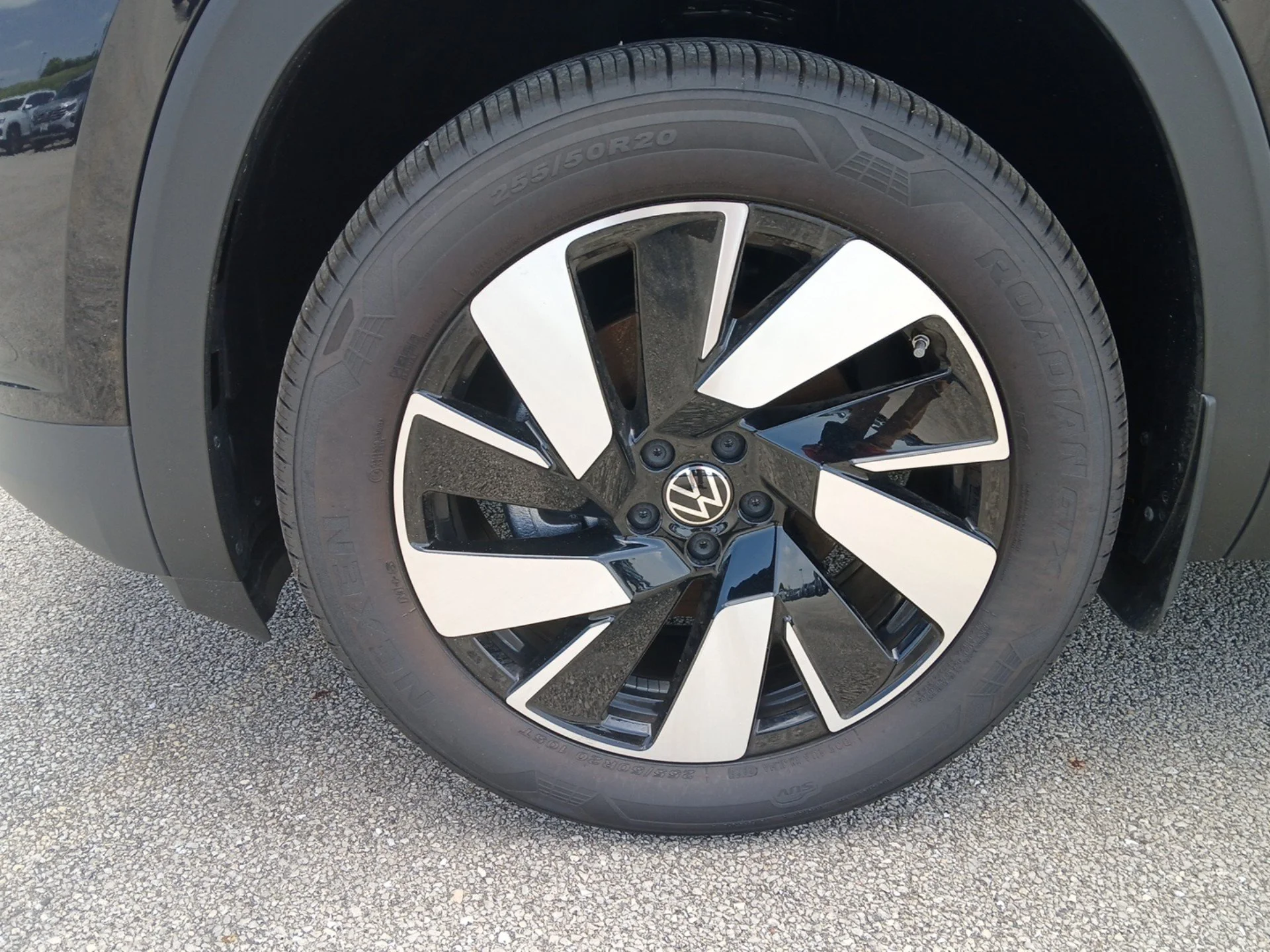 2026 Volkswagen Atlas Cross Sport SE w/Tech - Photo 28