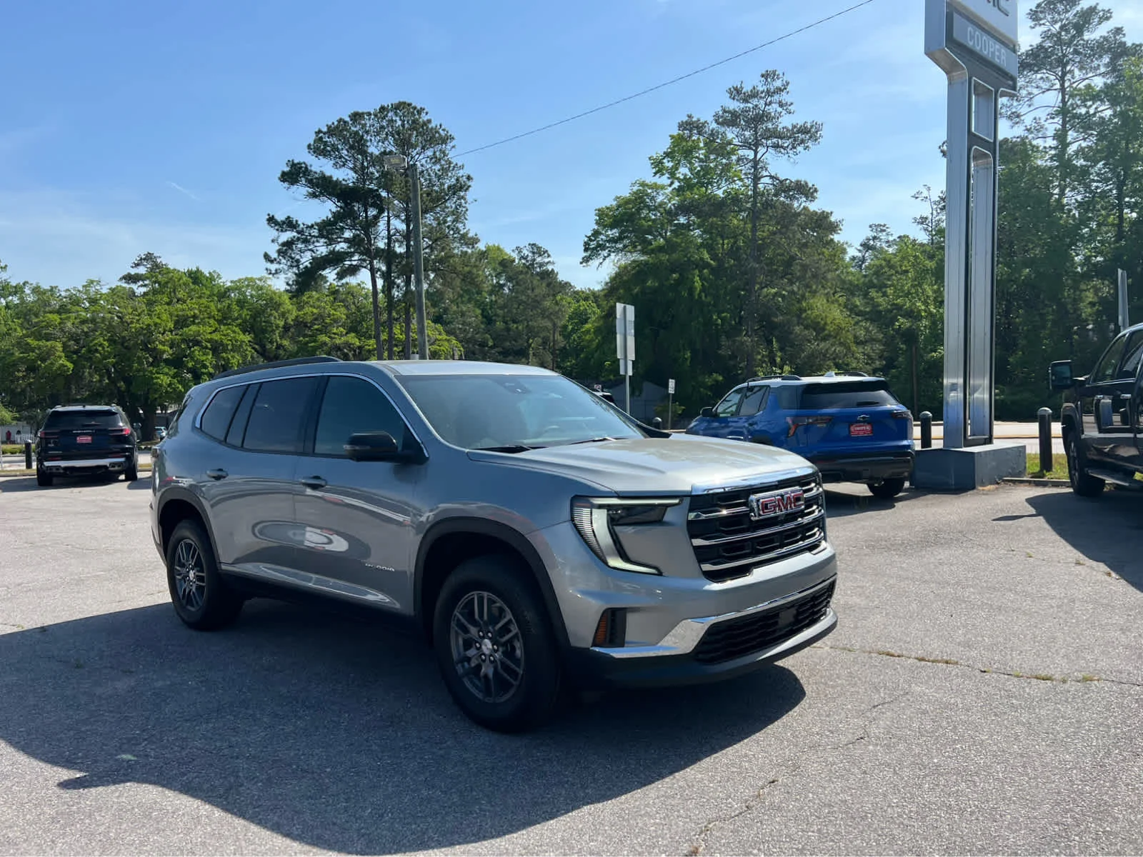New 2025 Sterling Metallic GMC Elevation image 4