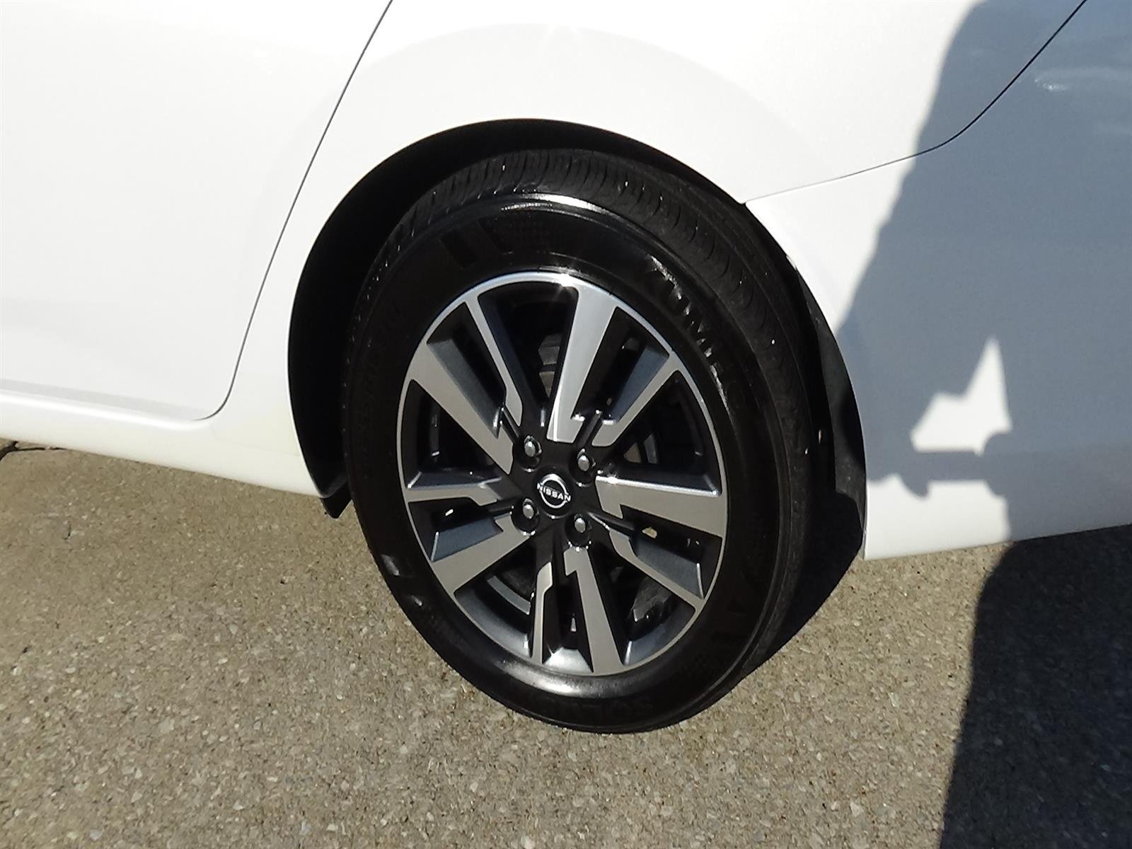 Certified Used 2025 Aspen White Tricoat (qac) Nissan SV image 9