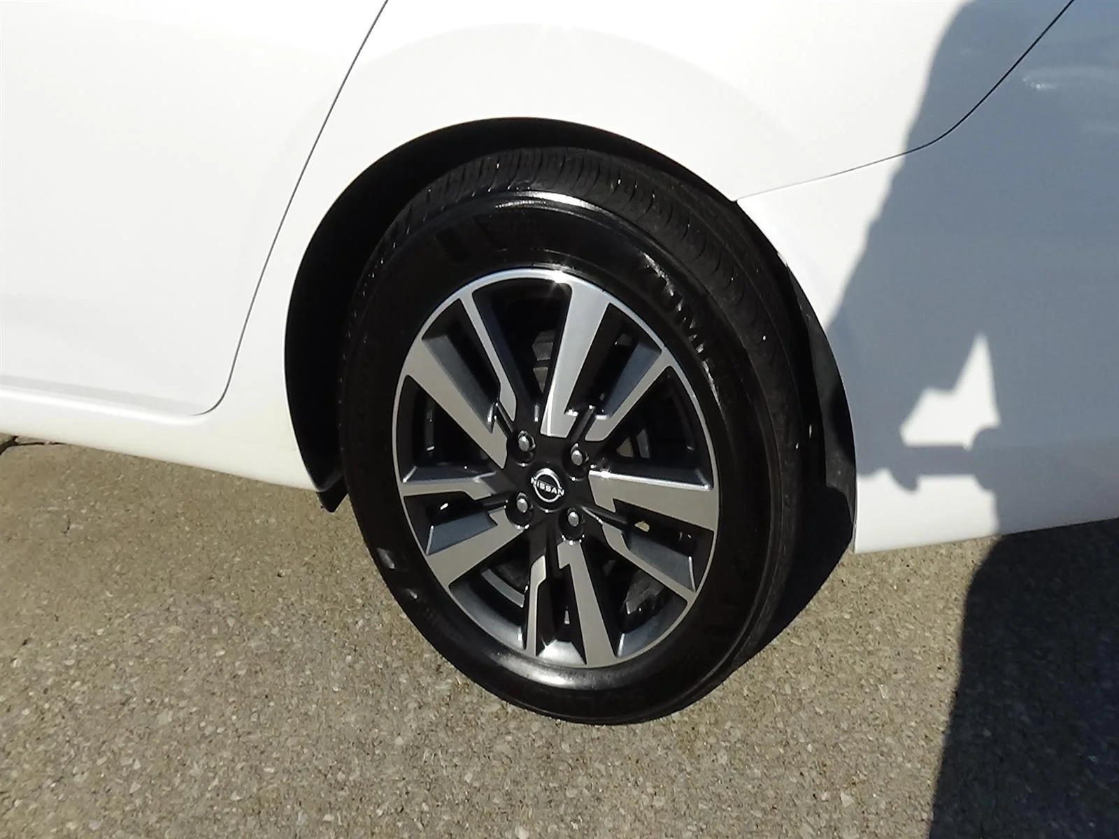 Certified Used 2025 Aspen White Tricoat (qac) Nissan SV image 9