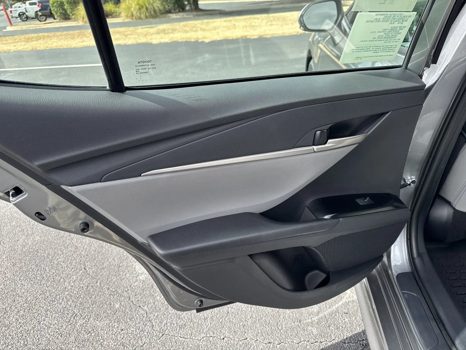 Used 2025  Toyota  image 26