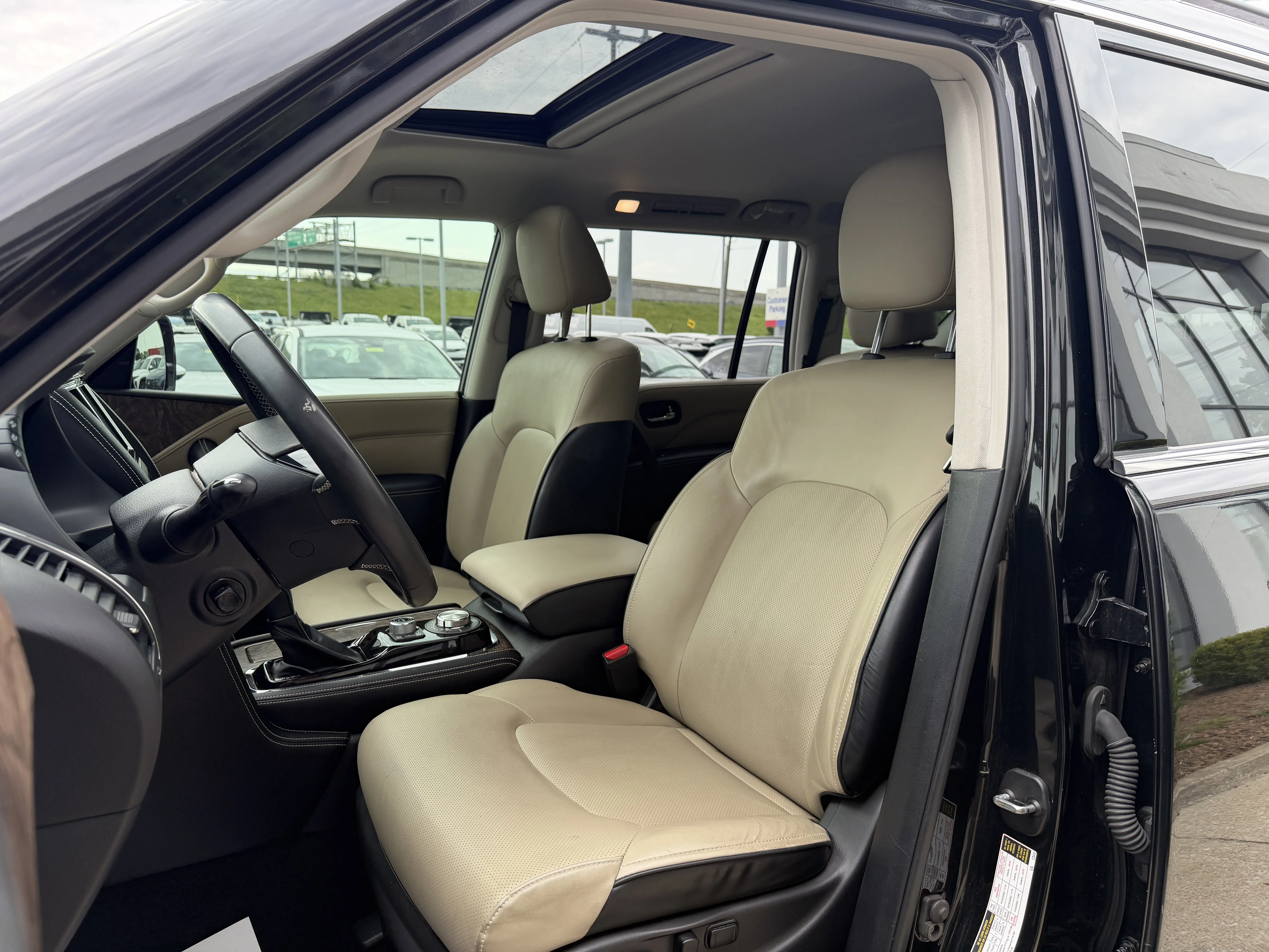 Used 2021 Mineral Black INFINITI Premium Select image 34