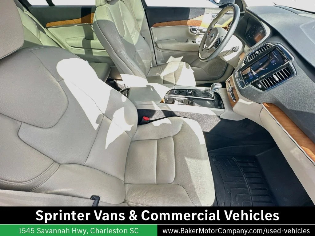 Used 2022 Crystal White Volvo T6 Momentum image 26