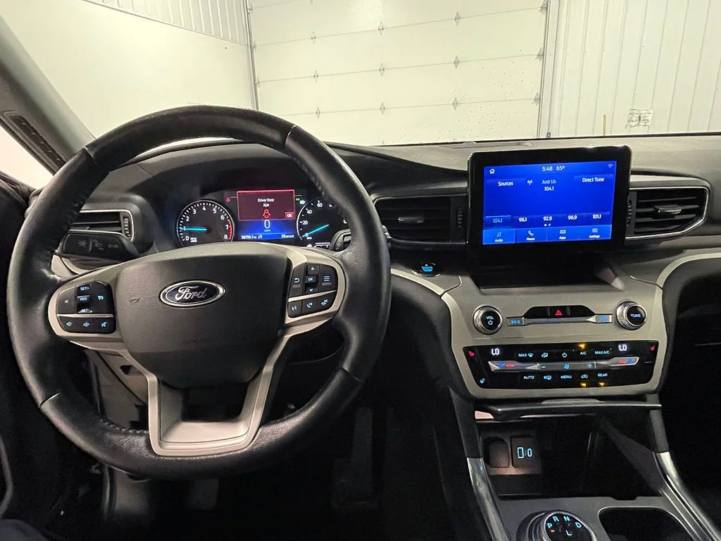 Used 2021 Black Ford XLT image 41