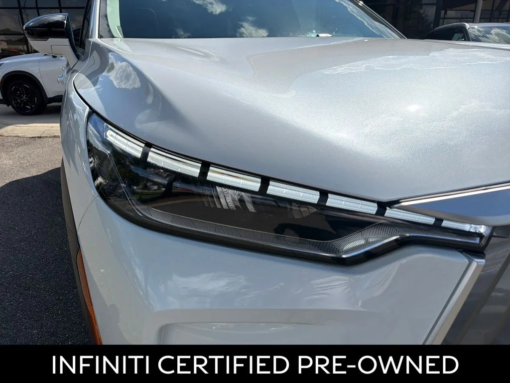 Certified Used 2026 Radiant White INFINITI LUXE image 18