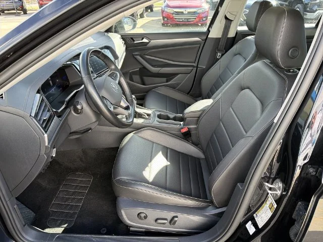 Certified Used 2024  Volkswagen 1.5T SE image 19