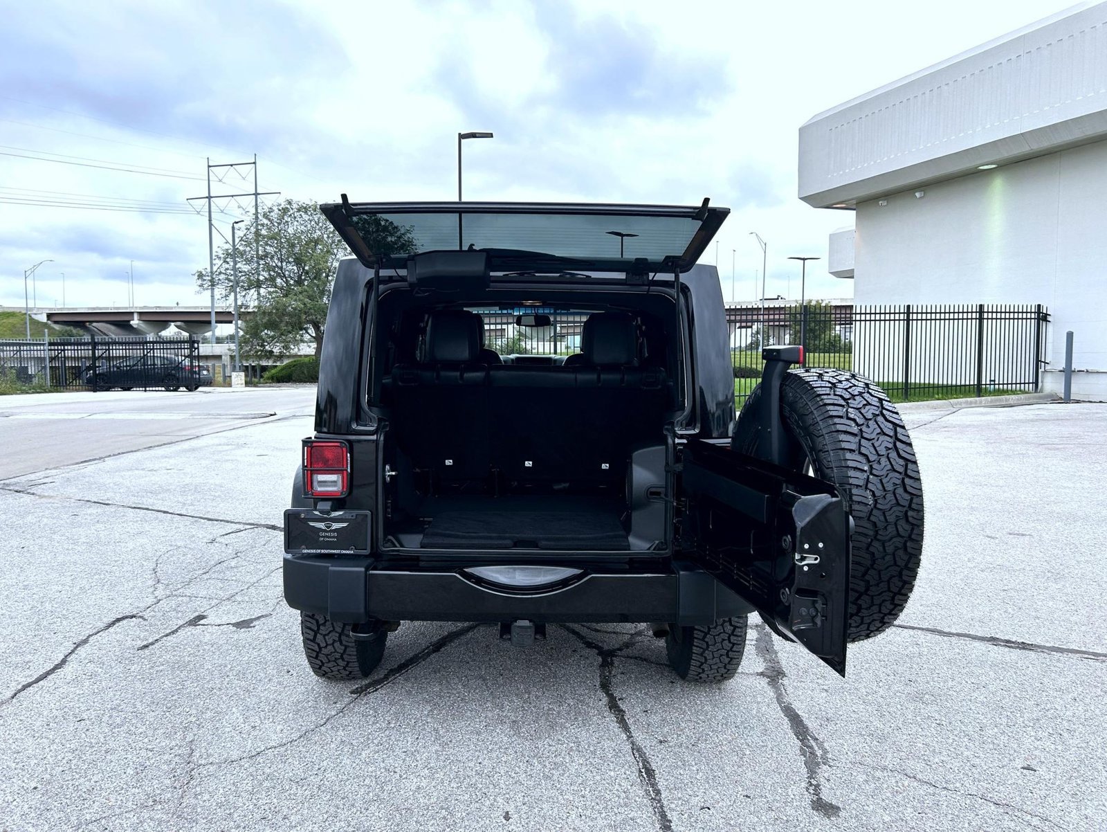 Used 2014 Black Jeep Unlimited Altitude image 27